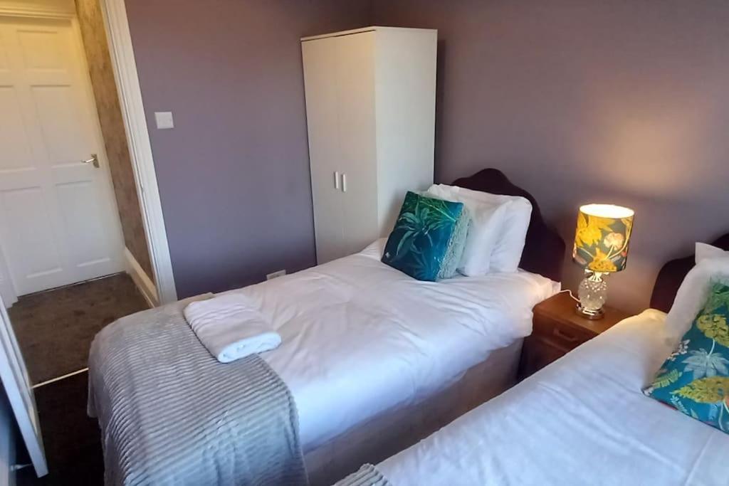 Peaceful Home From Home - Spacious 3 Bedroom House Accommodating 7 - Ideal For Families And Workers Gateshead Ngoại thất bức ảnh